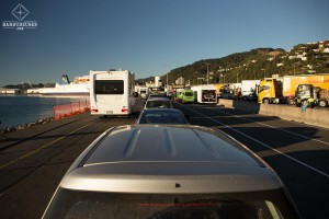 Embarquement des véhicules sur l'Interislander de Welllington à Picton