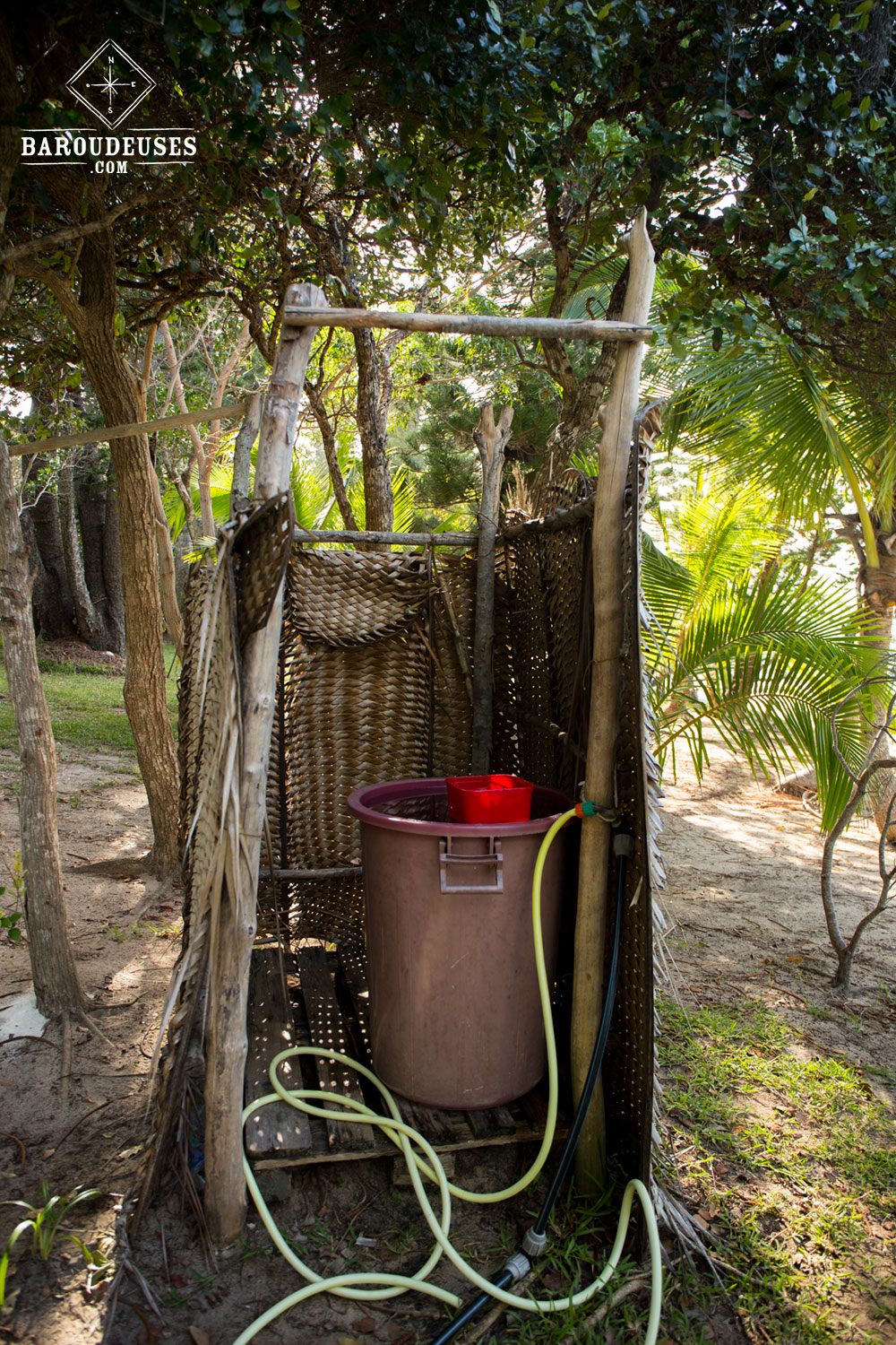 Douche rudimentaire, Ile-des-Pins