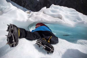 Une exploratrice au Glacier Franz Josef